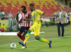 Los 90 minutos estuvieron disputados de manera pareja por parte de los dos equipos. Foto: Jaime Moreno.|Ningún equipo logró acertar goles en la malla contraria. Foto: Jaime Moreno.