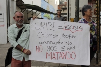 Durante la manifestación, pudo observarse diferentes pancartas con diversos mensajes alusivos a la defensa de la vida, algunos con consignas más irreverentes que otras. Foto: Andrés Villamizar.