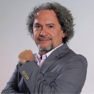 Mario Mantilla, docente audiovisual y comunicador social. Foto: suministrada por Mario Mantilla.|Mario Mantilla es apasionado por las realizaciones audiovisuales. Foto: Diana Ortiz.
