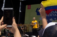 Chyno hizo vibrar a la audiencia con su canci&oacute;n Andas en mi cabeza. Foto: Laura Barajas/Pfm