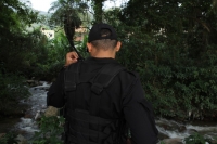 &ldquo;Nosotros siempre somos los malos del paseo, siempre nos tratan como guerrilleros, como paracos, como cosas ilegales&rdquo;, &lsquo;celador de negro&rsquo;. Foto: Samara D&iacute;az.